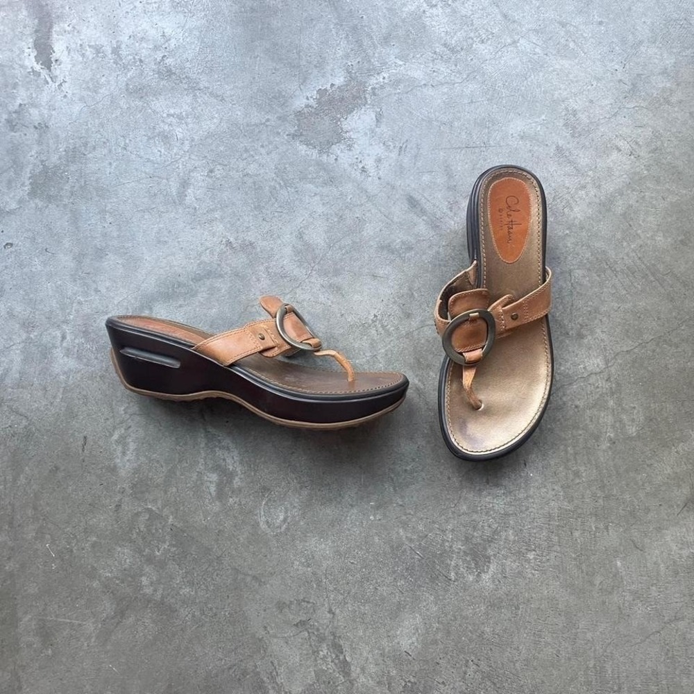 Gorg tan sandals with silver buckle super comfortable